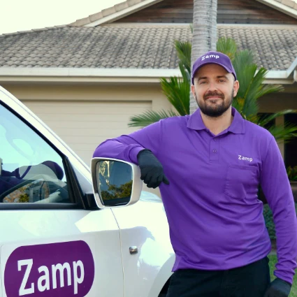 Dale leaning on the Zamp truck.